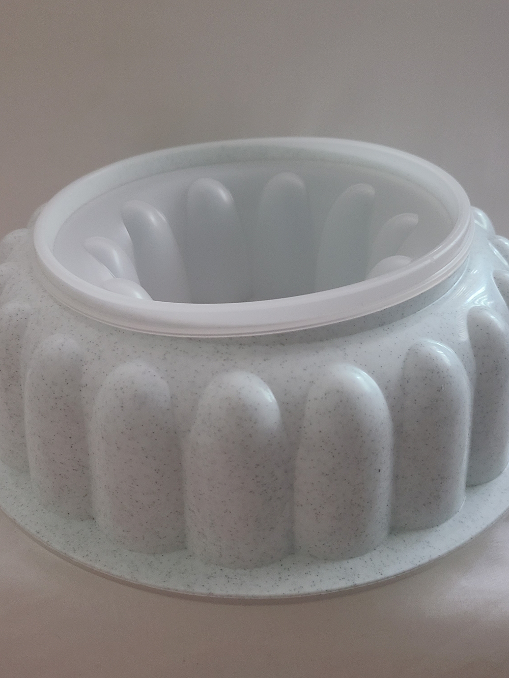 Speckled White Jel-ring Mold